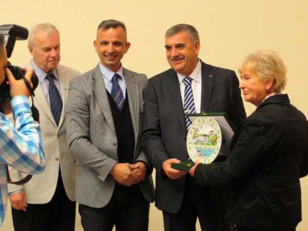 Europa Union Karlsruhe in Sakarya mit 50 Besuchern.Frau Weissmann führte die Delegation an, da Herr Hartmut Lorek kurzfristig erkrankte. Hier beim Empfang vom OB Zeki Tocoglu.